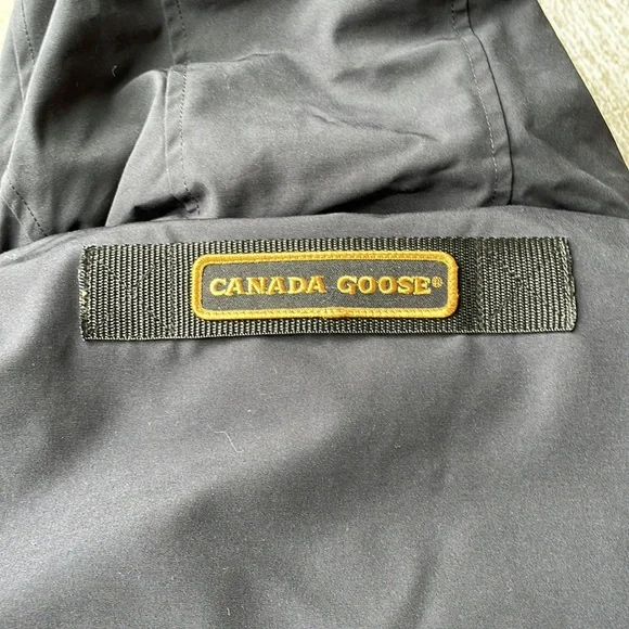 Men’s Canada Goose Langford Down Parka, size Large - Picture 5 of 8